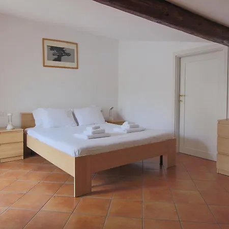 Italianway - Piazza Nuova 3 * San Fedele Intelvi