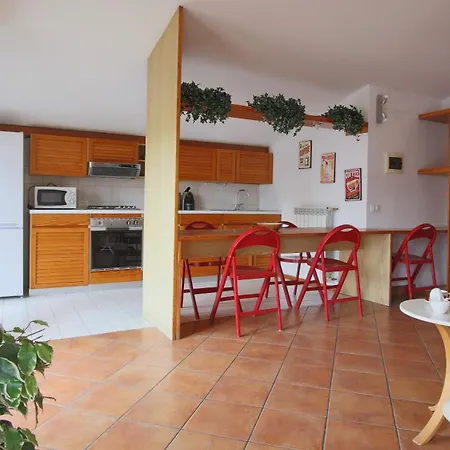 Italianway - Piazza Nuova 3 *