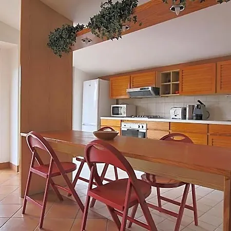 Italianway - Piazza Nuova 3 *