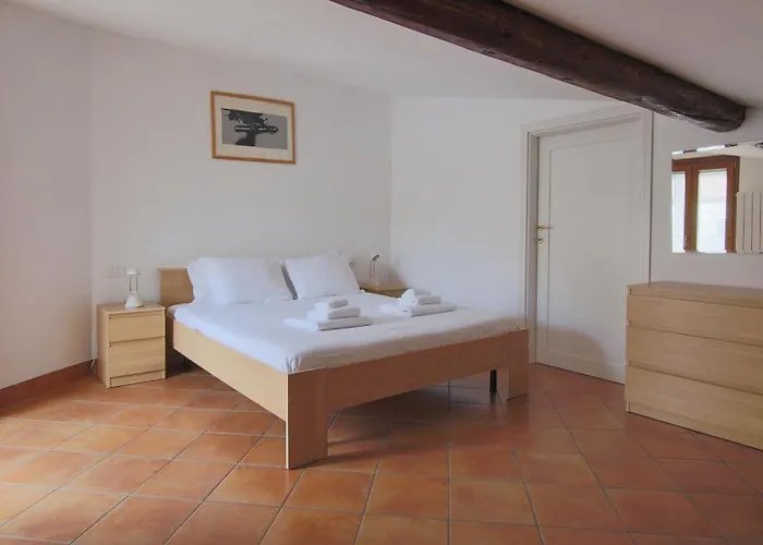 Italianway - Piazza Nuova 3 * San Fedele Intelvi