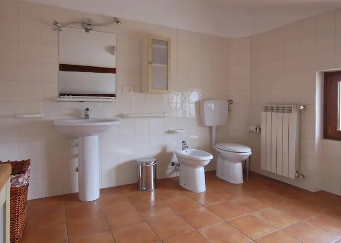 Italianway - Piazza Nuova 3 San Fedele Intelvi